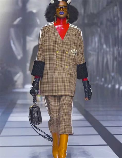 mascheragreca invito sfilata gucci|sfilata gucci donna autunno inverno.